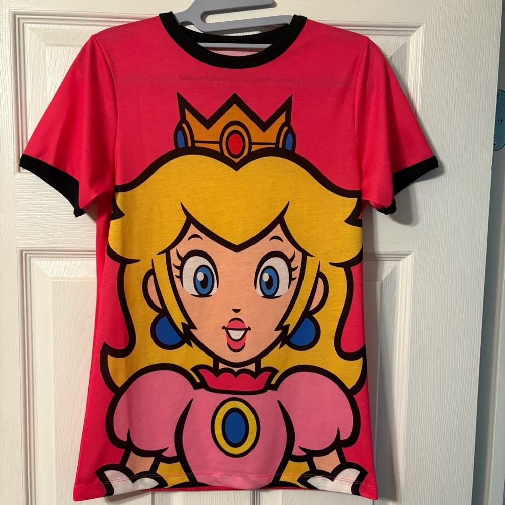 Super Nintendo World Princess Peach Slim Fit T-Shirt Adult Small